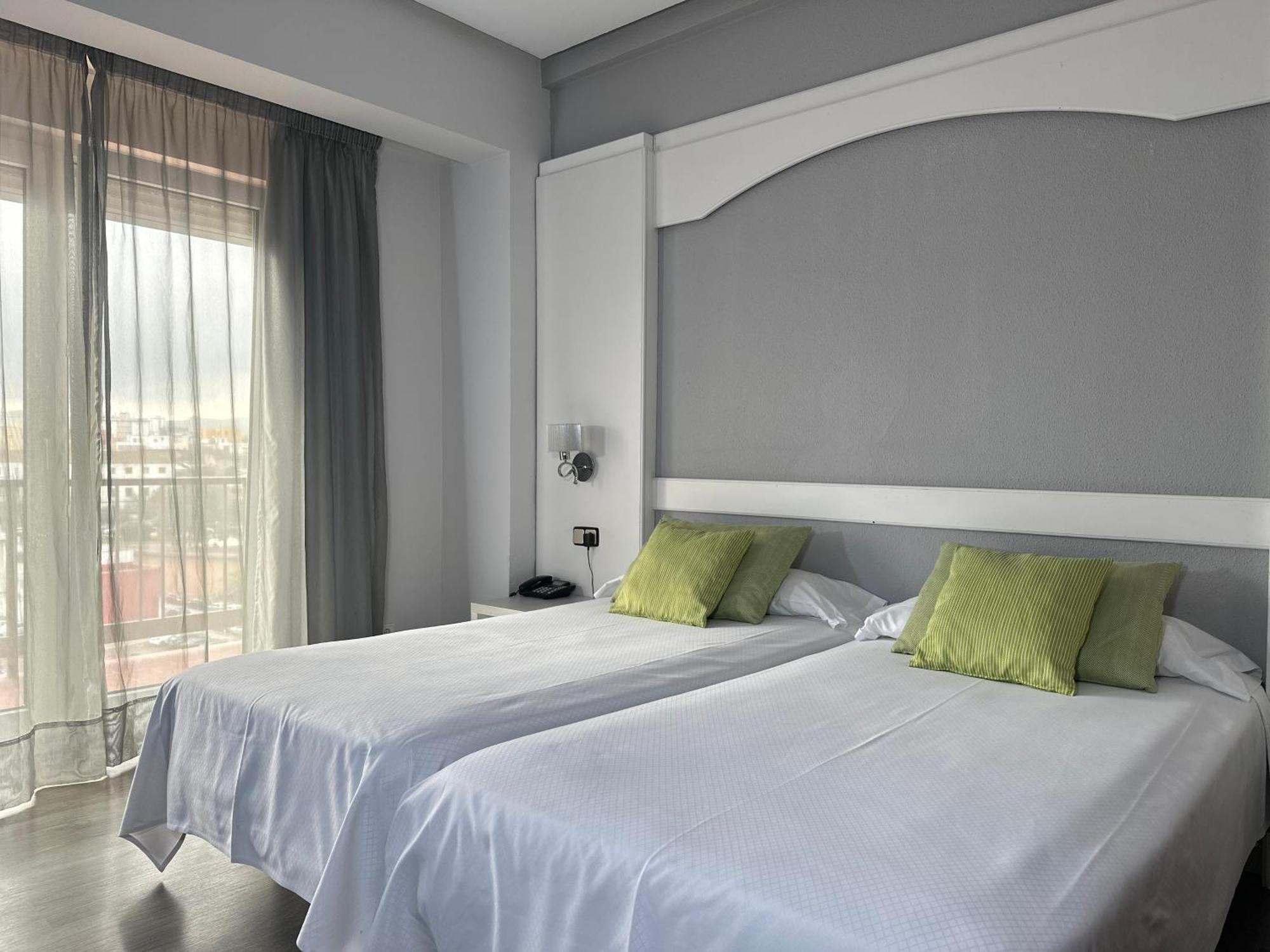 Mir Octavio Hotel Algeciras Ngoại thất bức ảnh