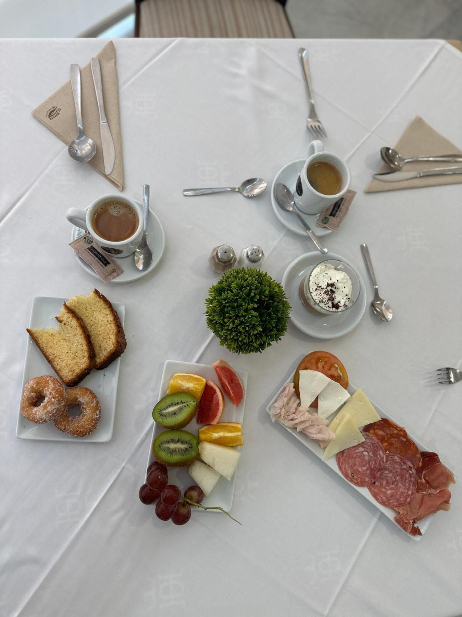 Mir Octavio Hotel Algeciras Ngoại thất bức ảnh